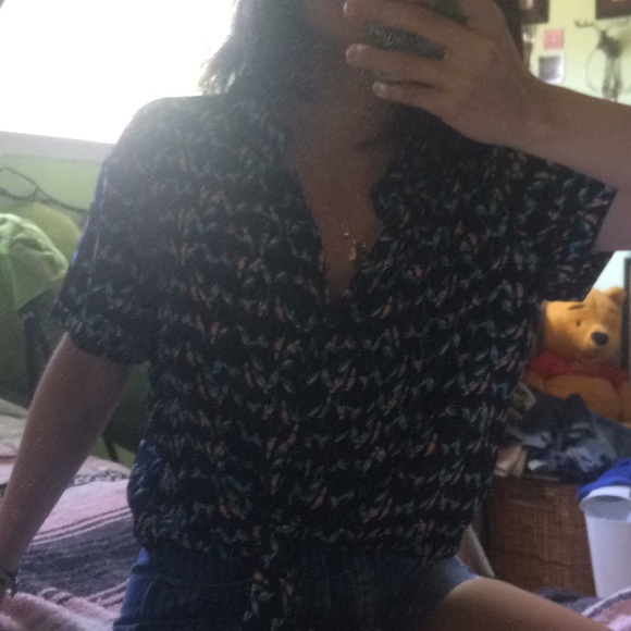 Summer parrot pattern front tie collar button down - Picture 4 of 5